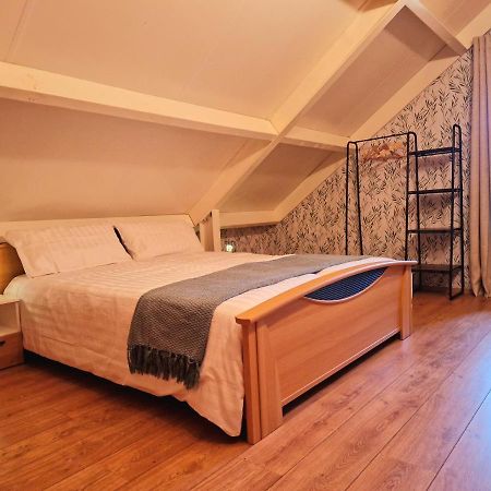 Daffodils Villa Enscherange ภายนอก รูปภาพ