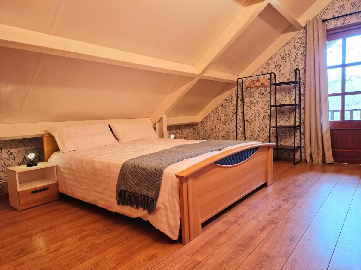 Daffodils Villa Enscherange ภายนอก รูปภาพ